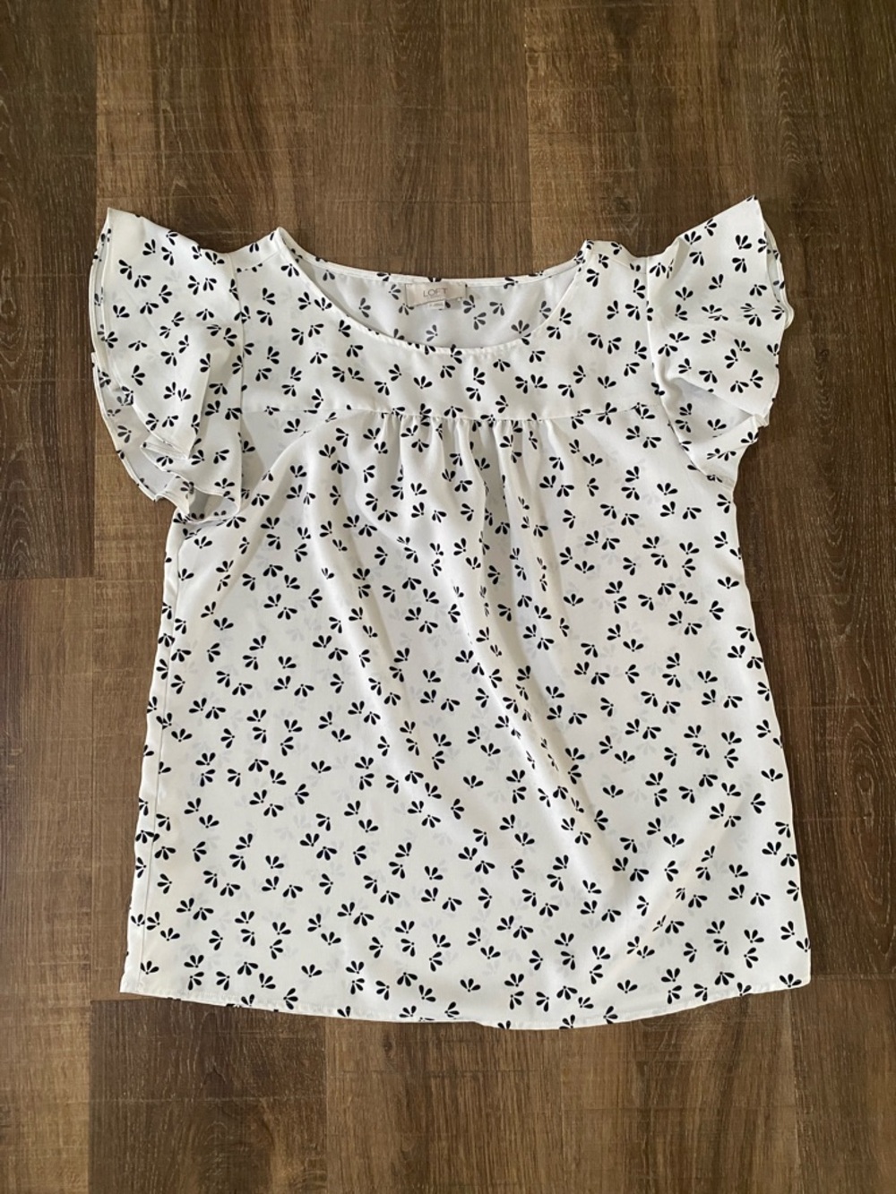 LOFT White and Black Floral Flutter Sleeve Women's Top